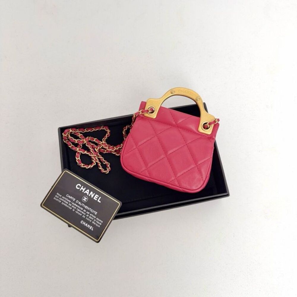 Chanel Women Pre-Loved Bag Very Good Condition - Picture 8 of 9